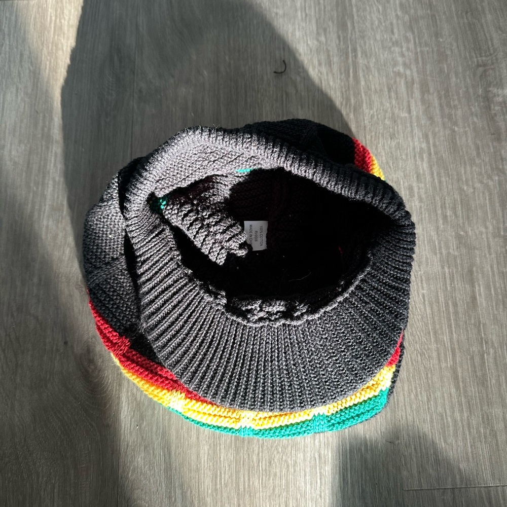Jamaican Rasta Beanie - Picture 4 of 4